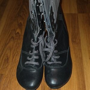 Tsubo Black and Gray Leather Lace-Up Women's Boots
